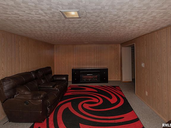 5th image of 2501 38th Ave