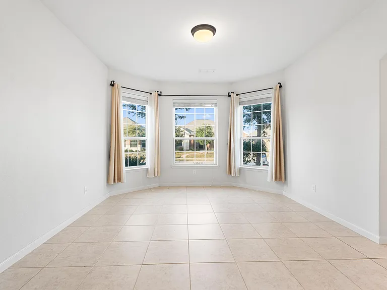 437 Lipizzan Ln — Photo 8