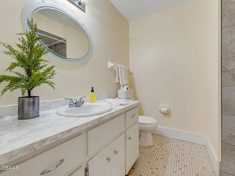 121 Westwood Dr — Photo 17