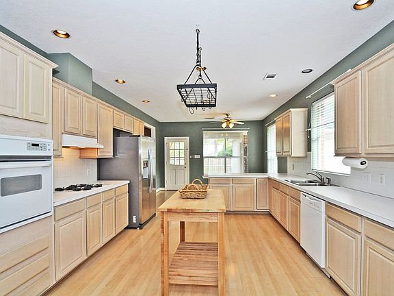 3rd image of 18802 Evergreen Falls Dr