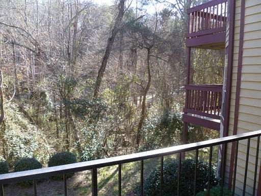 5th image of 216 Saint Andrews Ct