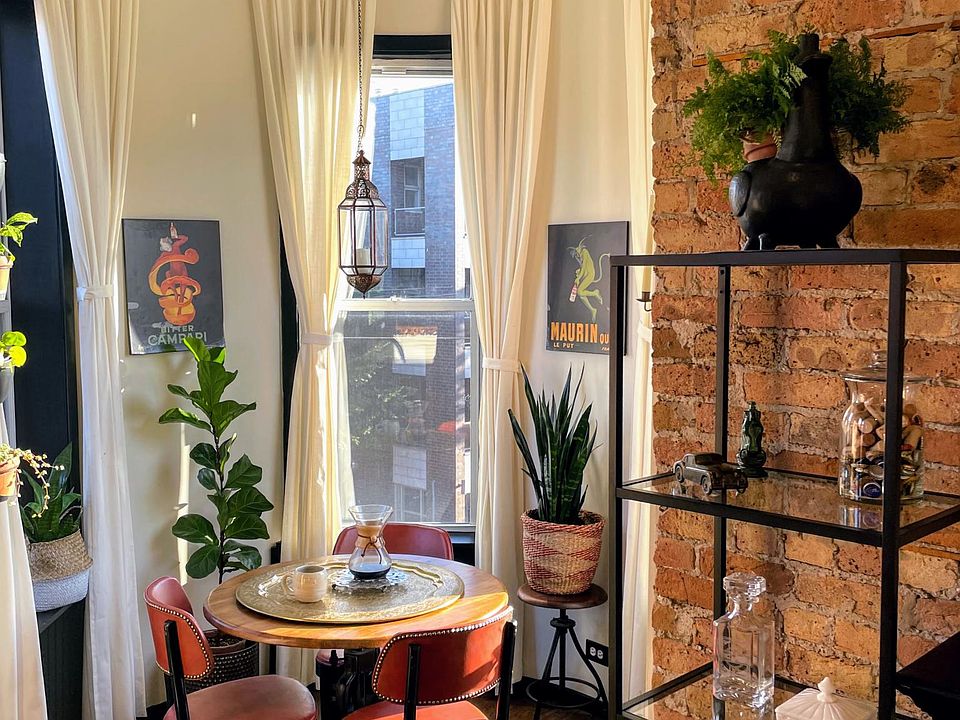 Sitting or breakfast nook
