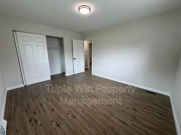 1315 Bobolink Dr — Photo 18