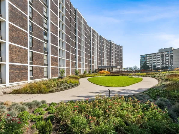 1500 Sheridan Rd Unit 8L, Wilmette, IL 60091