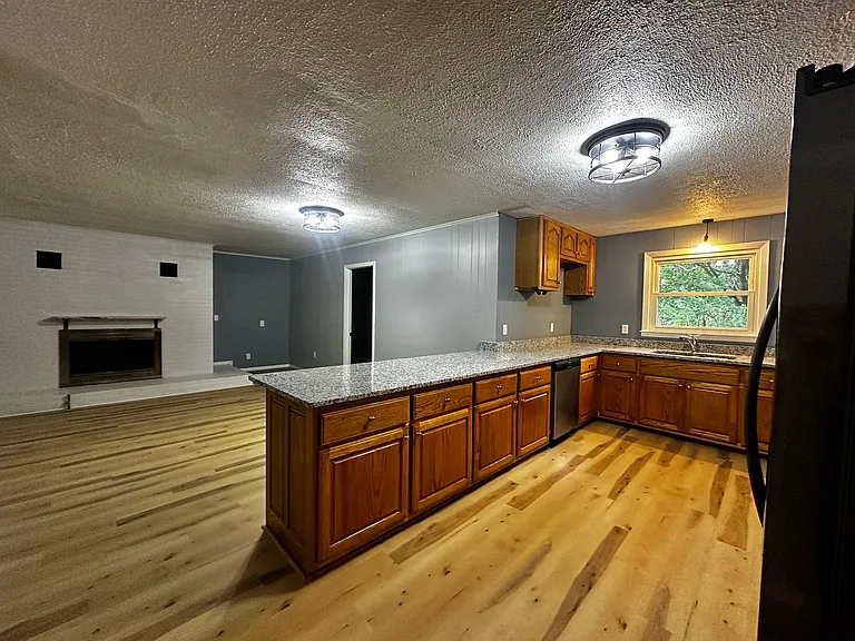 6518 Highway 49E — Photo 4