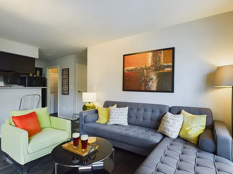 Lakeshore Apartments — Photo 24