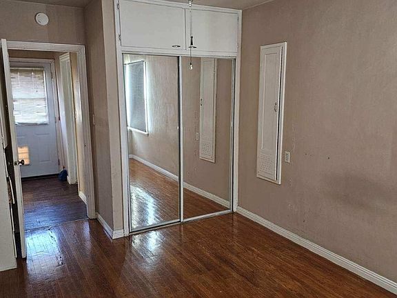 5th image of 727 W Maple Ave