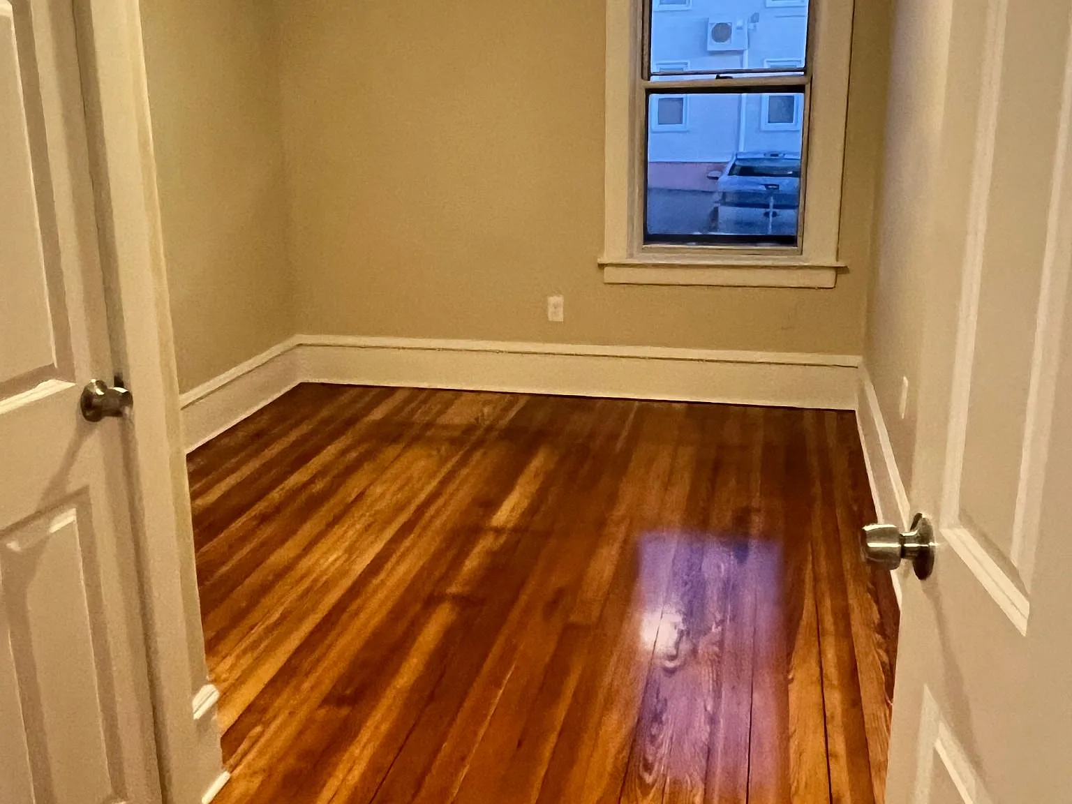 5 bed, 1500 sqft, $3,200 — Photo 4