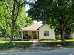 705 B St, Belton, MO 64012