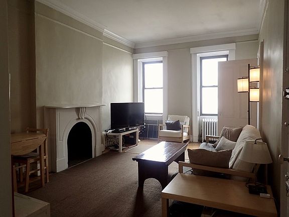 5th image of 154 E 61st St #4F