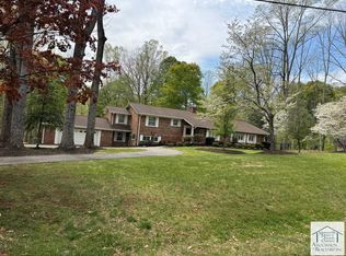 140 Leatherwood Cir, Martinsville, VA 24112