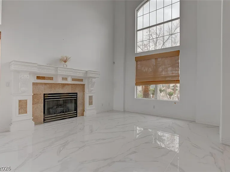 2500 Hacker Dr — Photo 5