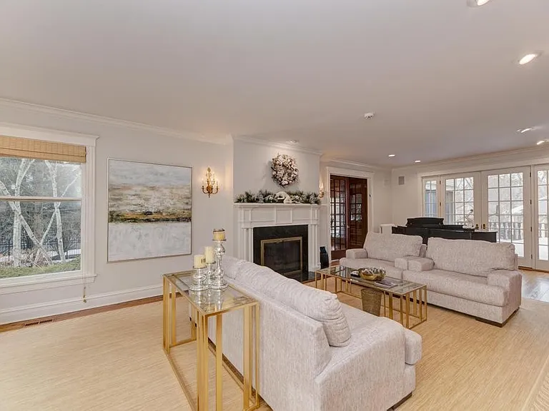 1499 Sheridan Rd — Photo 6