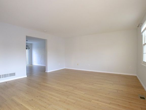3rd image of 1211 Fredrick Blvd