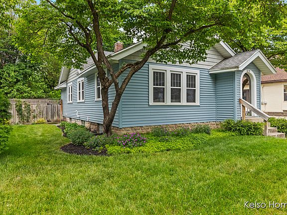 3rd image of 2239 Camden Ave SW