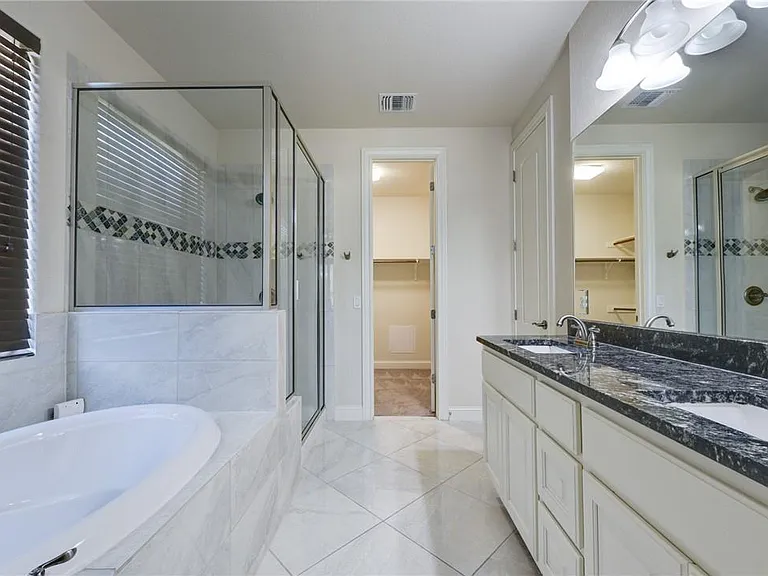 14204 Tyburn Trl — Photo 11
