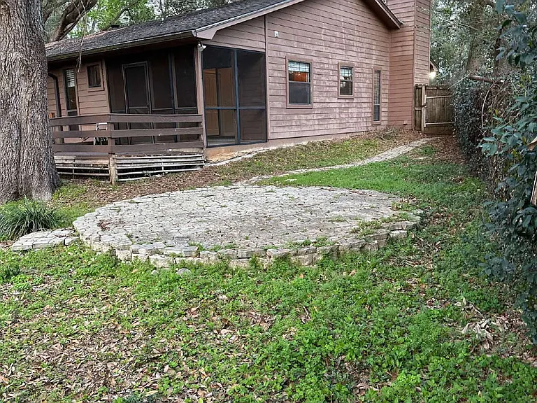 2545 Panther Creek Rd — Photo 3