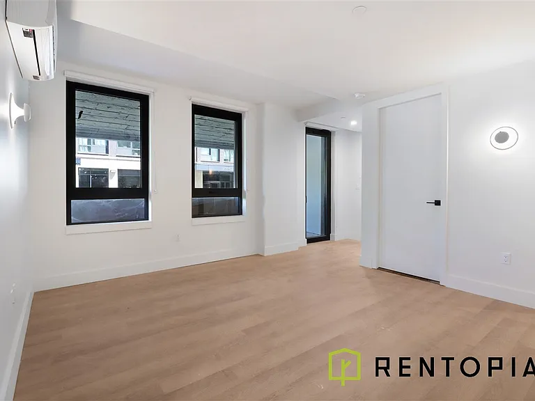 130 Hope St #101 — Photo 4
