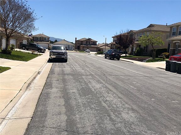 3rd image of 27560 Nellie Ct