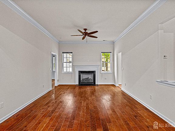 3rd image of 1 Essex St