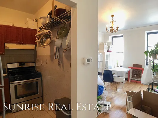 Rented by Sunrise Real Estate | media 17