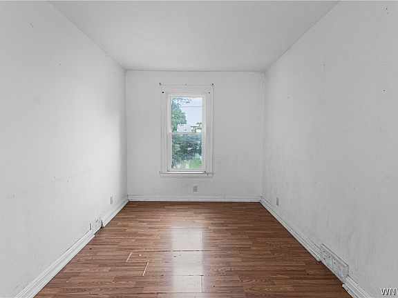 5th image of 2909 Ferry Ave