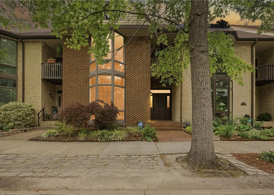 1st image of 1213 Botetourt Gdns