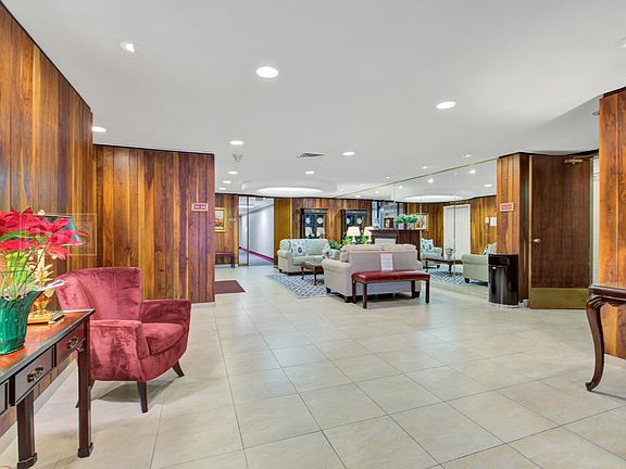 5th image of 111 Acacia Dr APT 402