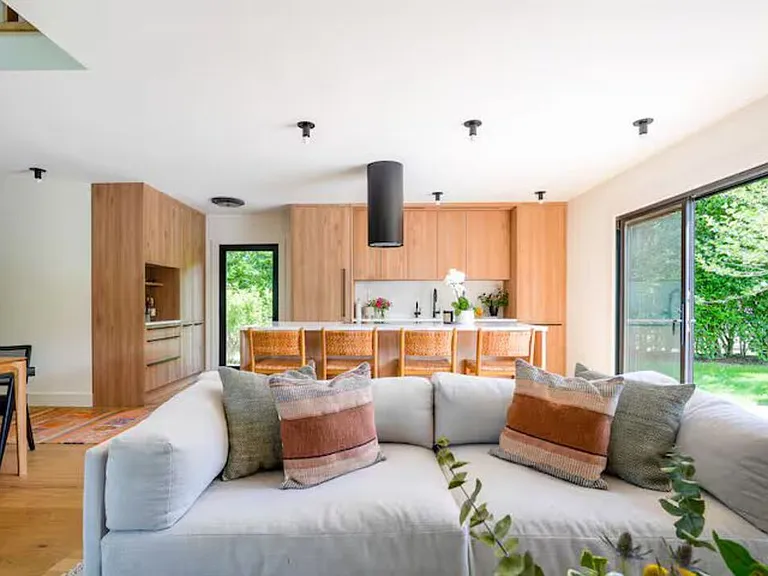 4 Prentice Pl — Photo 1