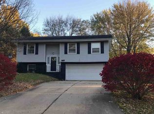 2129 Middlebury Rd, Freeport, IL 61032