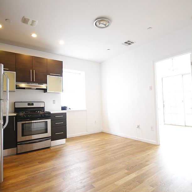 2nd image of 774 Myrtle Ave APT 2F