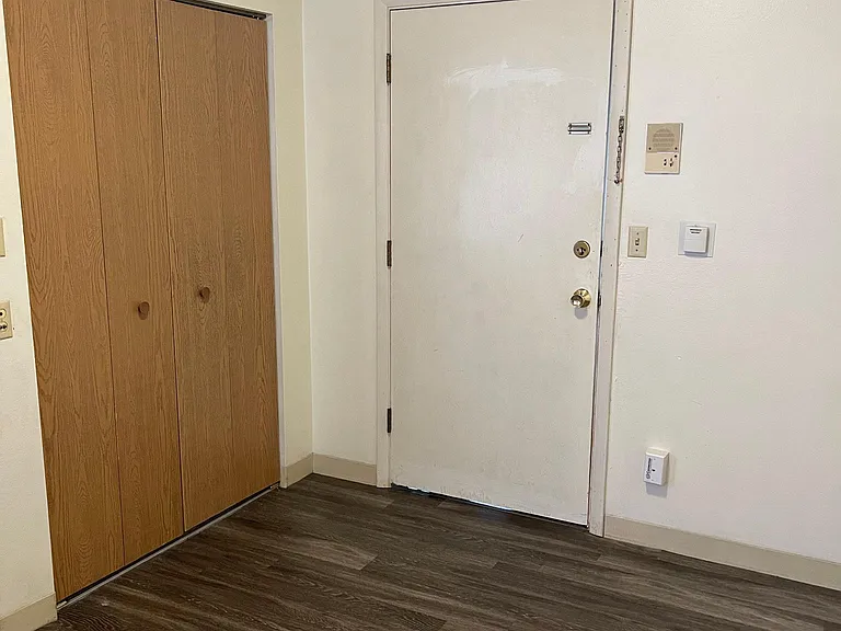 213 Iowa Ave #7 — Photo 4