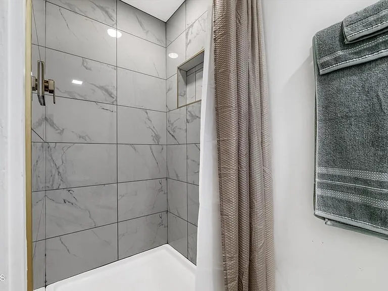 660 Sunfish Way — Photo 33