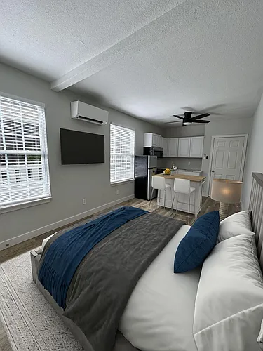 1506 Hurley Photo 1