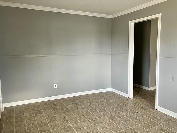 5th image of 417 Fleming Dr