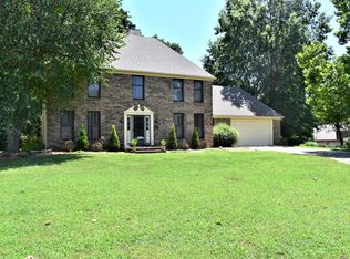 805 Hampton Place Rd, Monett, MO 65708