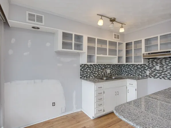 201 Acklen Park Dr APT 23, Nashville, TN 37203