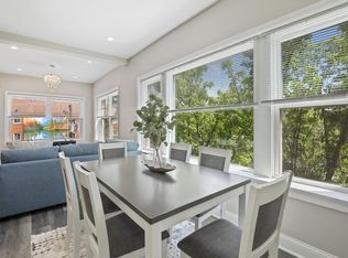 1111 Bonnie Brae Pl APT 3E, River Forest, IL 60305