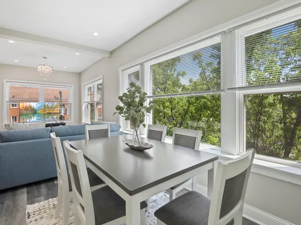 1111 Bonnie Brae Pl APT 3E, River Forest, IL 60305