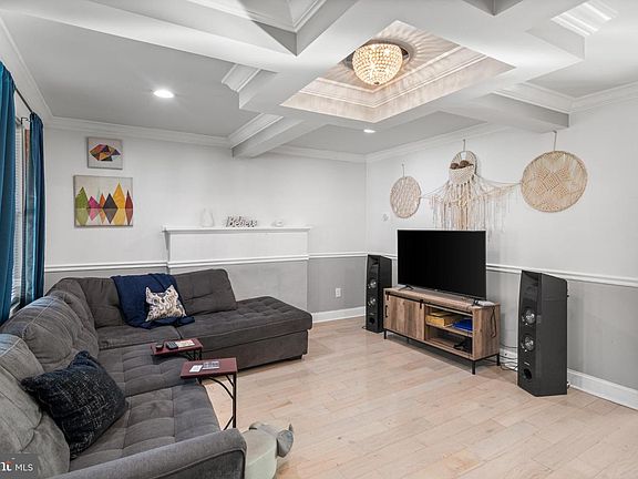 3rd image of 5219 W North Ave