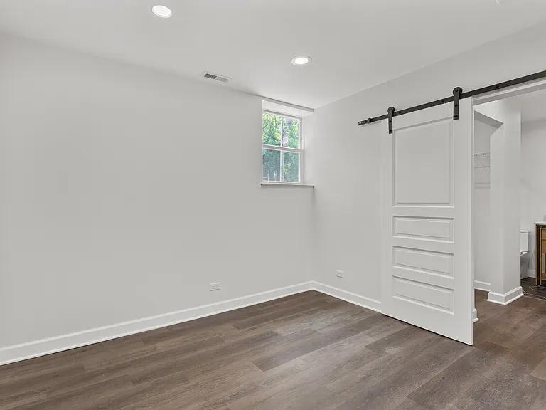 3700 N Magnolia Ave — Photo 14
