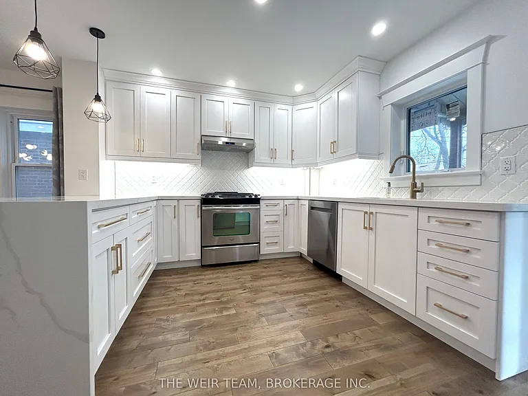 3 Costain Ave — Photo 2