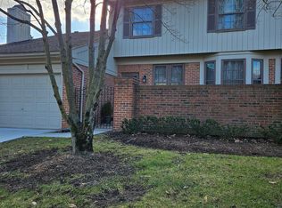 7017 Nottingham Ct, West Bloomfield, MI 48322