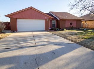 10528 NW 40th St, Yukon, OK 73099