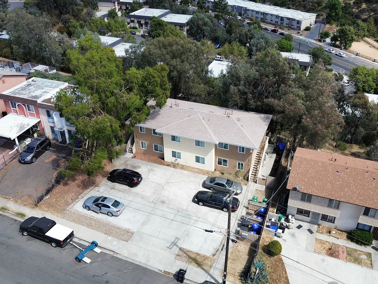 2813 Menlo Ave — Photo 2