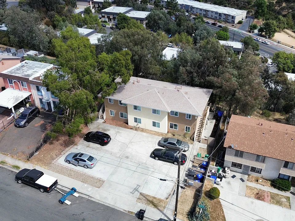 2813 Menlo Ave