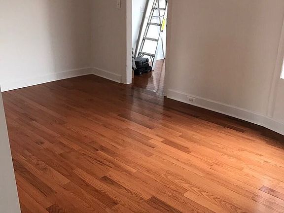 4th image of 178 Bay 23rd St APT 12