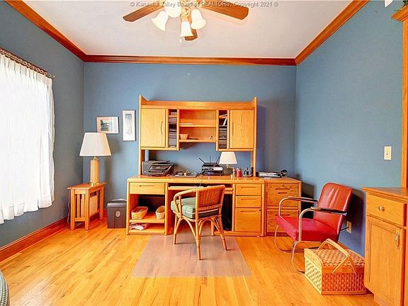 5th image of 208 Southern Woods Dr
