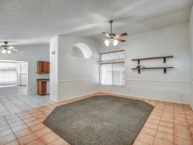 815 E Calle Del Norte — Photo 7
