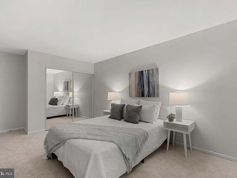 1556 Northgate Sq #12B — Photo 4